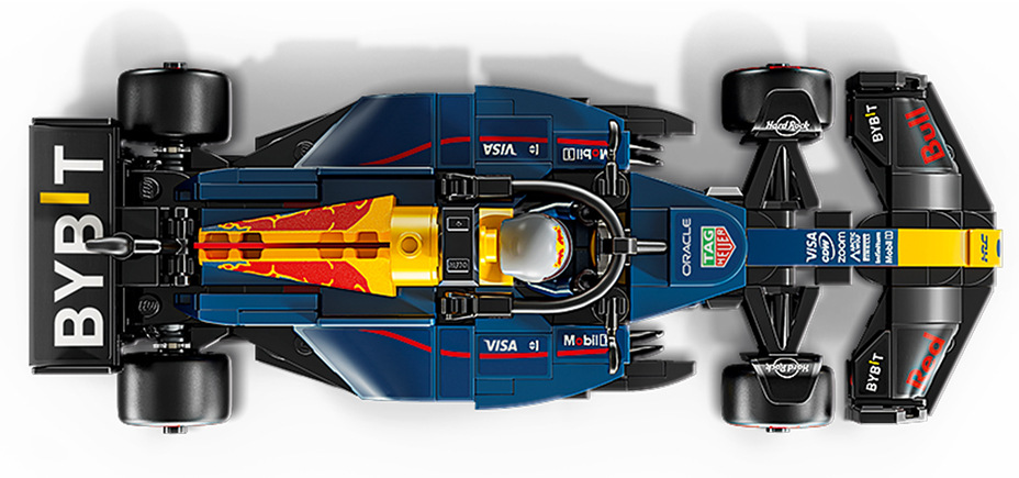 RB20 zachycuje podobu monopostu Formule 1 z roku 2024 včetně křídla, svatozáře a pneumatik Pirelli.