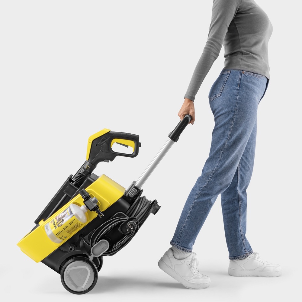 Manipulace s vysokotlakým čističem Kärcher K 5 Comfort Premium Connect na kolečkách