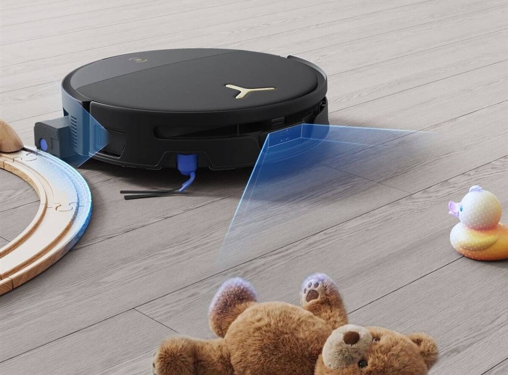 Robotický vysavač Ecovacs DEEBOT T90S PRO OMNI BLACK černý Robotický vysavač na obrázku používá pokročilou navigaci k tomu, aby zmapoval prostor úklidu a pečlivě naplánoval svůj úklid. Ani rozházené hračky za zemi ho nerozhází.