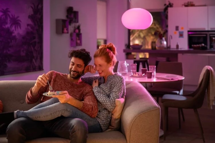 Závěsné svítidlo Philips Hue Flourish White and Color Ambiance