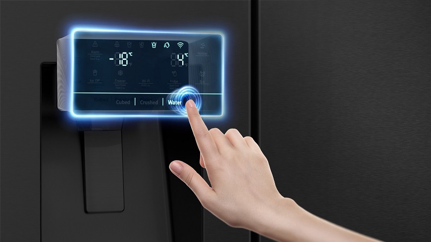 Americká lednice Hisense RS818N4TFC černá Americká chladnička Hisense RS818N4TFC, černá, přehledné a rychlé ovládání