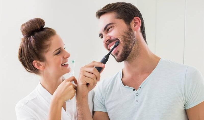 TrueLife SonicBrush Compact, bílá