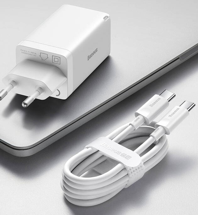 Nabíječka do sítě Baseus GaN5 Pro, 2x USB-C, USB-A, 65W + USB-C kabel 1m bílá Nabíječka do sítě Baseus GaN5 Pro, 2x USB-C, USB-A, 65W + USB-C kabel 1m bílá