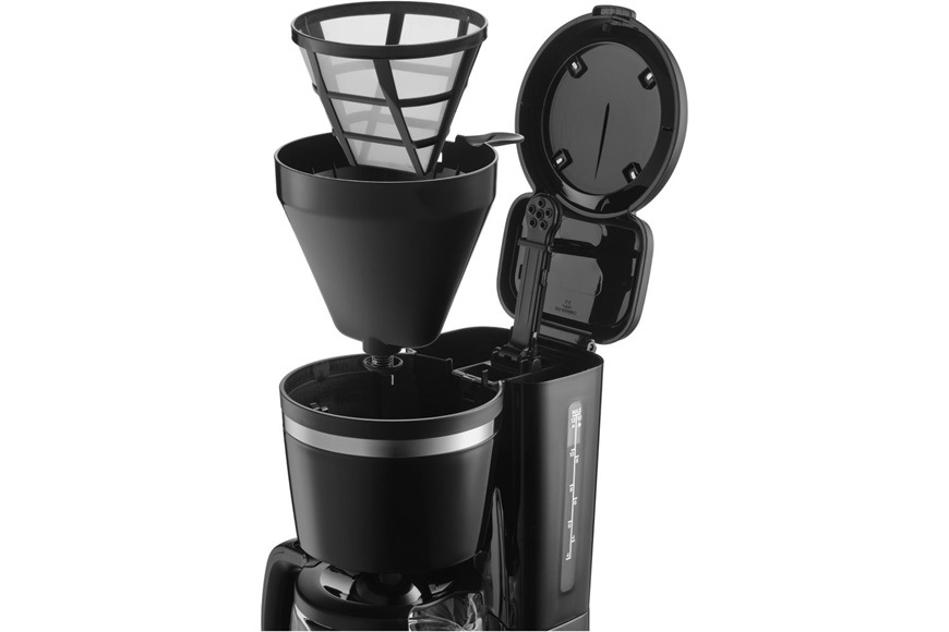 Omyvatelný filtr umožňuje přípravu kávy bez papírových filtrů, čímž šetří náklady i životní prostředí. Vyjímatelný filtrační koš usnadňuje plnění mletou kávou i následné čištění, takže překapávací kávovar Sencor SCE 2710BK Dark Line nabízí pohodlné a praktické používání každý den.