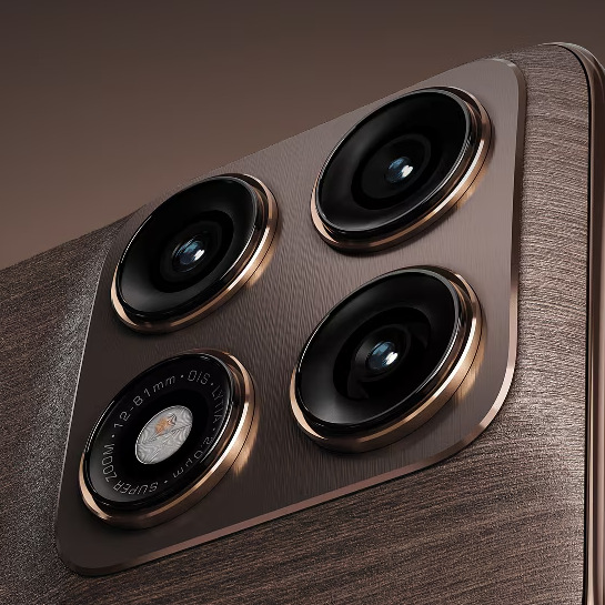 Motorola Edge 70 Pro nabízí 50Mpx perikopický teleobjektiv