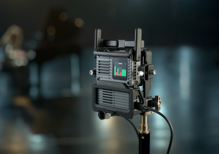 Vysílač DJI SDR Transmission 2 Combo černý DJI SDR Transmission 2 Combo má USB-C a podporuje i nabíjení z baterie