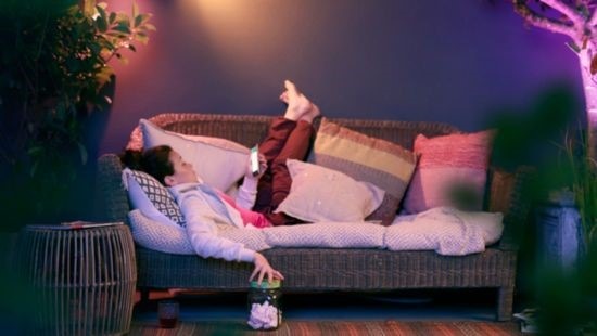 Nástěnné svítidlo Philips Hue Welcome White černé Nástěnné svítidlo Philips Hue Welcome White černé