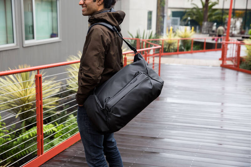 Taška cestovní Peak Design Travel Duffel 65L černá