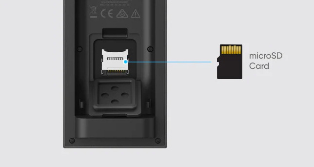 Detail slotu pro vložení microSD karty ve videozvonku Anker eufy C31
