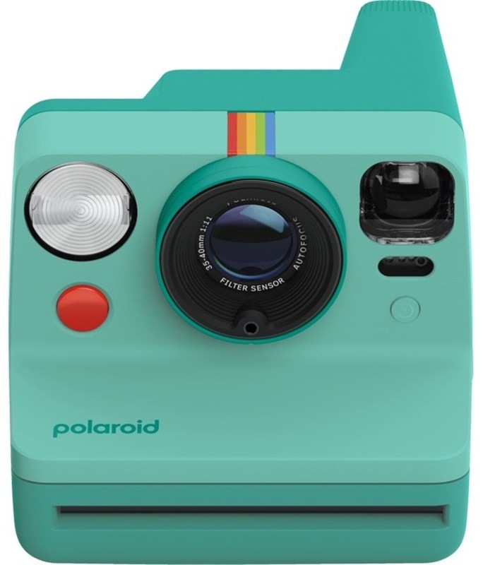 Polaroid Now Gen 3 tyrkysový instantní fotoaparát s ikonickým retro designem a velkým objektivem uprostřed