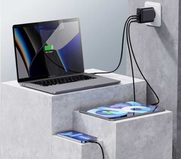 Nabíječka do sítě Voltme Revo 65 2xUSB-C, 1xUSB-A 65W černá