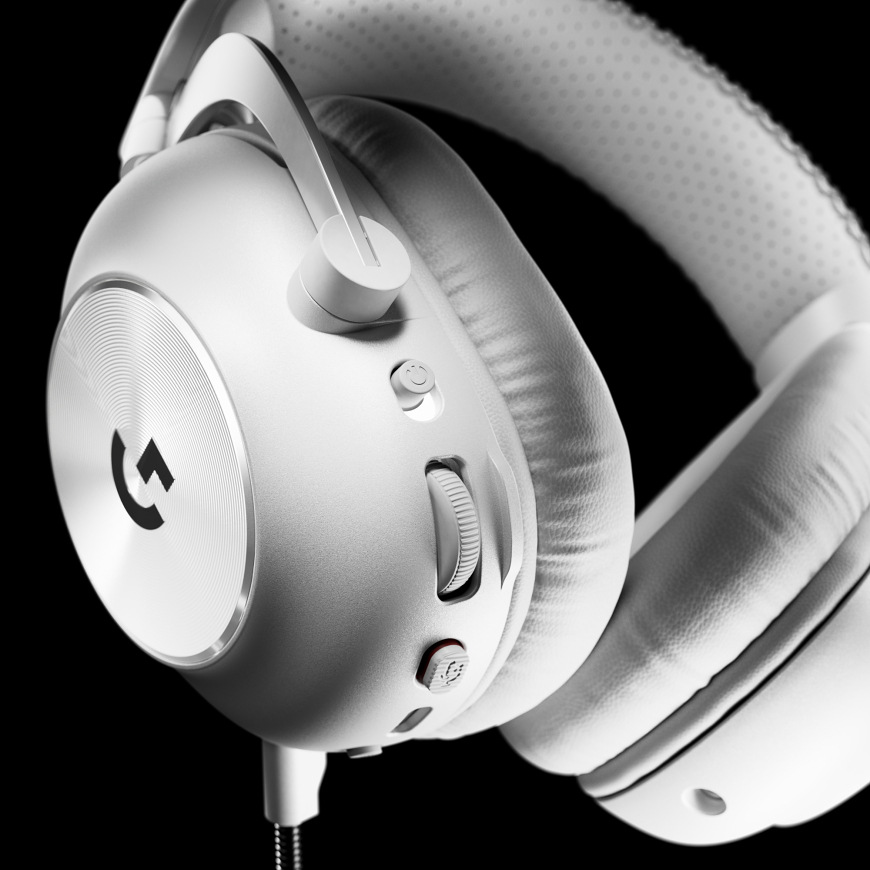 Headset Logitech PRO X3 LIGHTSPEED Wireless bílý Detail boční strany headsetu Logitech PRO X 3 LIGHTSPEED Wireless s ovládacími prvky a konstrukcí náušníku
