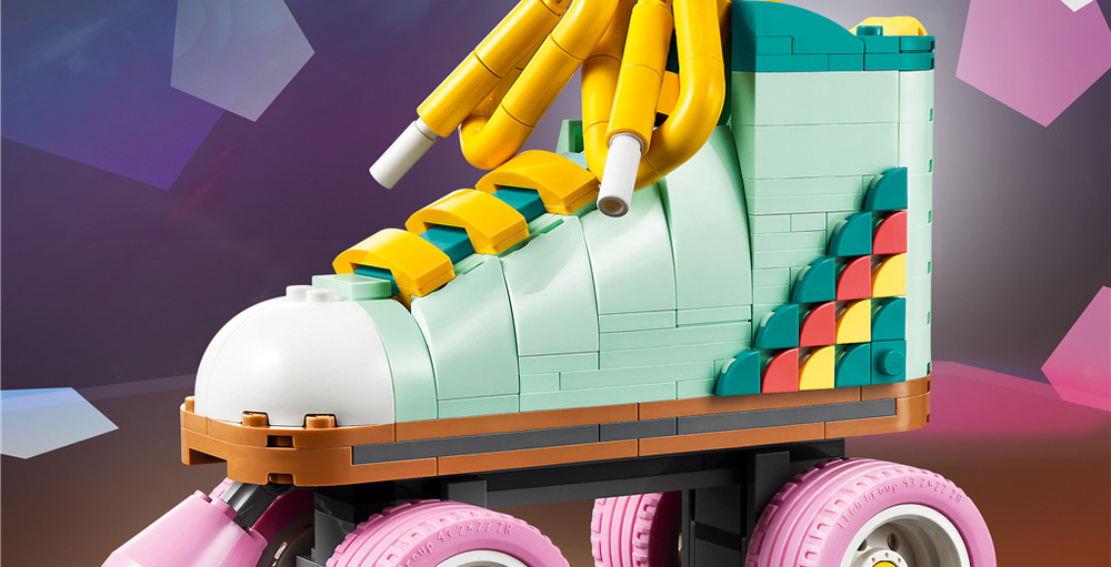 Stavebnice LEGO® Creator 3 v 1 31148 Retro kolečkové brusle Třetí varianta v podobě kazeťáku rozšiřuje retro téma a nabízí další způsob stavění, hraní i vystavení.