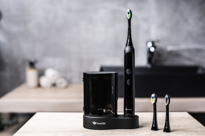 Zubní kartáček TrueLife SonicBrush K150 UV černý TrueLife SonicBrush K150 UV, černá
