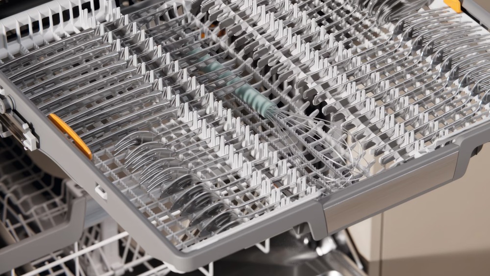 Příbory vyskládané v zásuvce 3D-MultiFlex3