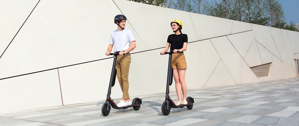 Ninebot KickScooter E45E by Segway