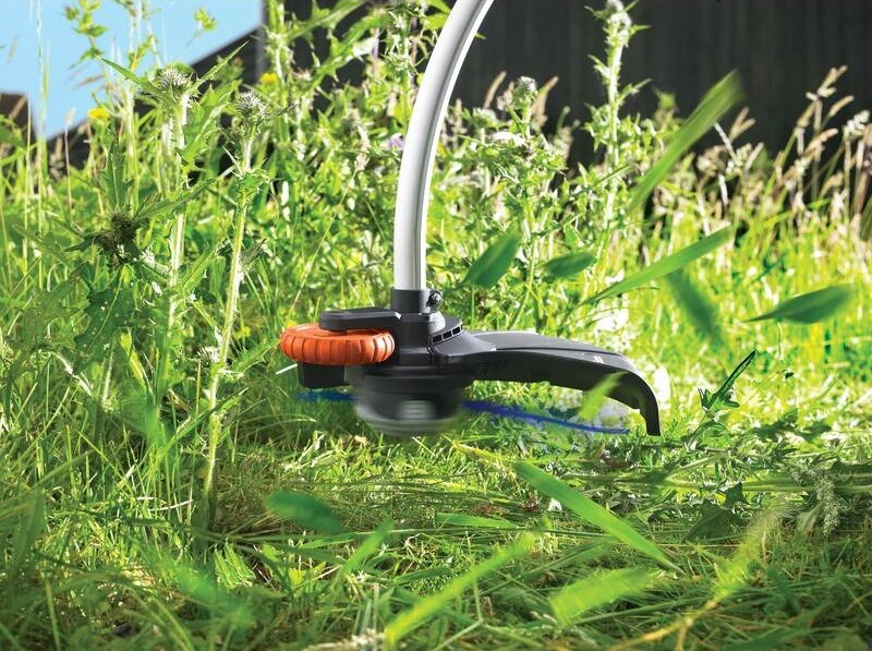 Strunová sekačka Black-Decker GL8033-QS Strunová sekačka Black-Decker GL8033-QS