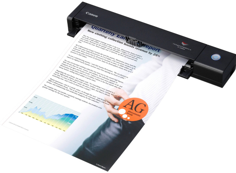 Canon imageFORMULA P-208II skenuje dokument ve formátu A4 s grafy a textem v reálném čase