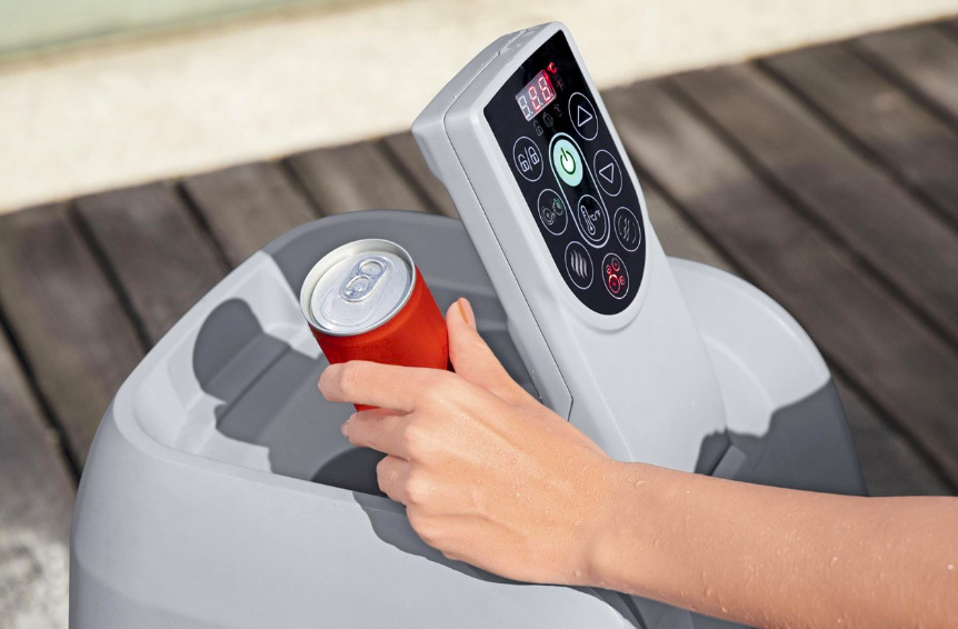 Detail ovládacího panelu vířivky Bestway Lay-Z-Spa Ibiza AirJet s odkládacím místem na nápoj