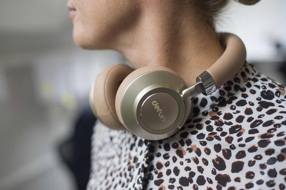 Sluchátka Defunc BT Headphone PLUS zlatá/béžová