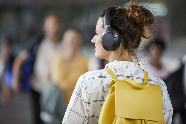 Sluchátka Philips TAPH805BK černá
