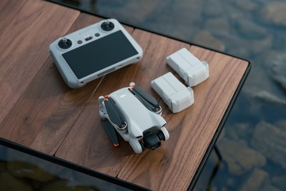 Dron DJI Mini 3 (Drone Only) šedý Dron DJI Mini 3 (Drone Only) šedý