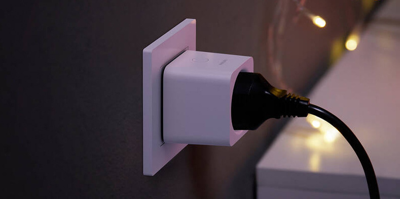 Chytrá zásuvka Philips Hue Bluetooth Smart Plug