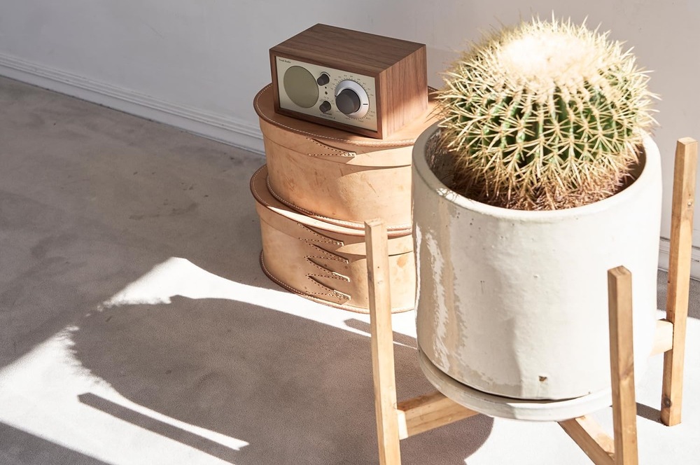 Radiopřijímač Tivoli Audio Model One BT hnědý/béžový
