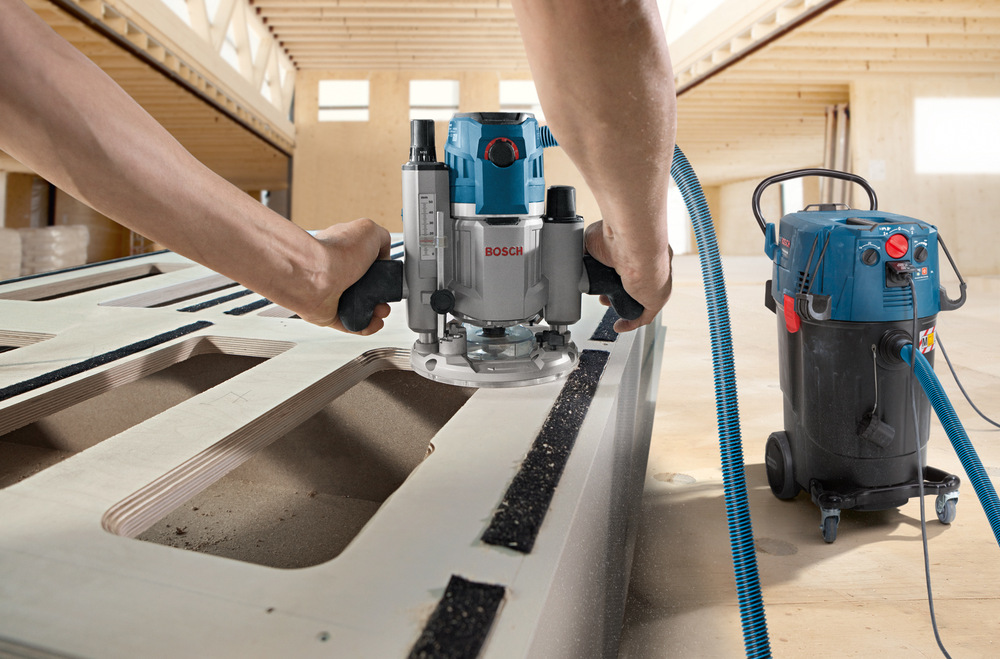Průmyslový vysavač Bosch Professional GAS 55 M AFC je vybaven motorem s příkonem 1 200 W