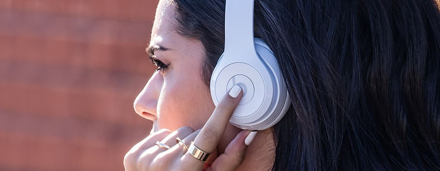 Sluchátka Beats Solo3 Wireless On-Ear bílá