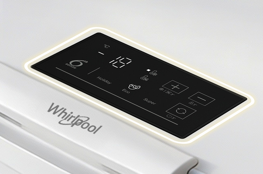 Mraznička Whirlpool W3RHS24EW bílá Detail na elektronický displej mrazničky Whirlpool