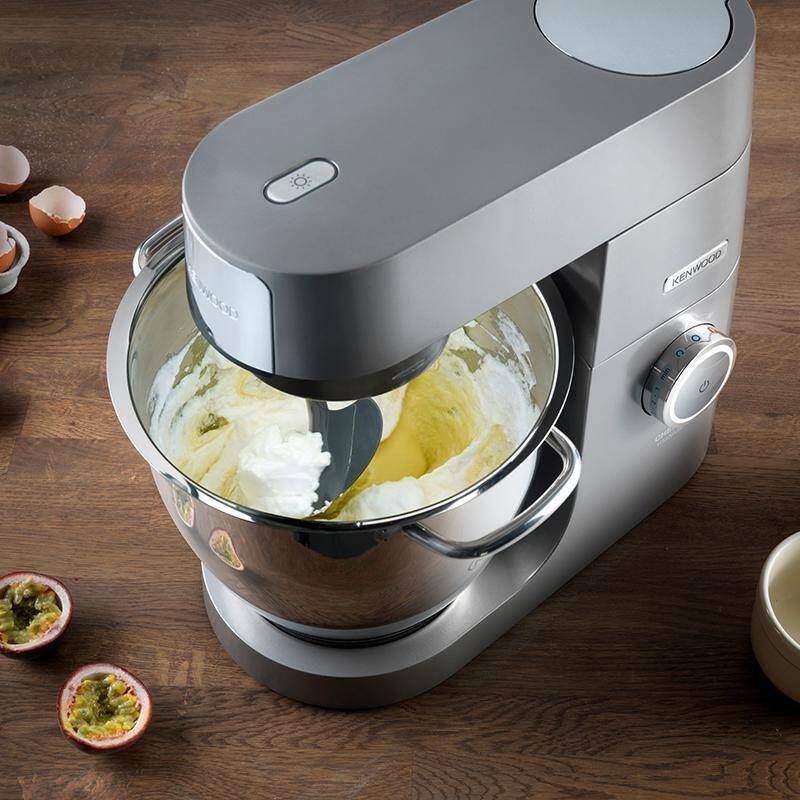 Kuchyňský robot KENWOOD Chef XL Titanium KVL8320S stříbrný