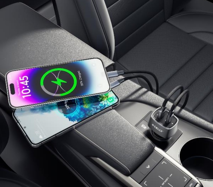 Adaptér do auta Celly USB-C/USB-A s výkonem 65 W instalovaný v interiéru auta