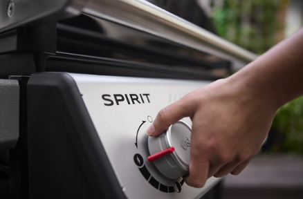 Gril zahradní plynový Weber Spirit E-335 Black černý Gril plynový Weber Spirit E-335 Black