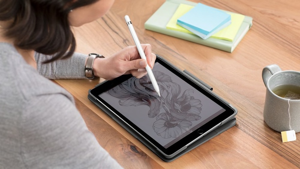 Pouzdro na tablet s klávesnicí Logitech Slim Folio na Apple iPad (7., 8. a 9. gen.) UK šedé
