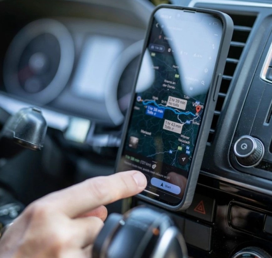 Kryt na mobil SP Connect SPC+ Samsung Galaxy S26 ULTRA v interiéru automobilu