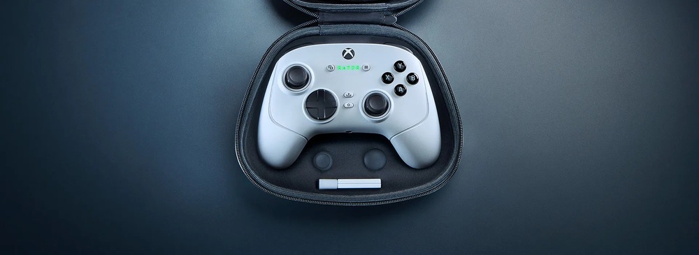 Gamepad Razer Wolverine V3 Pro bílý