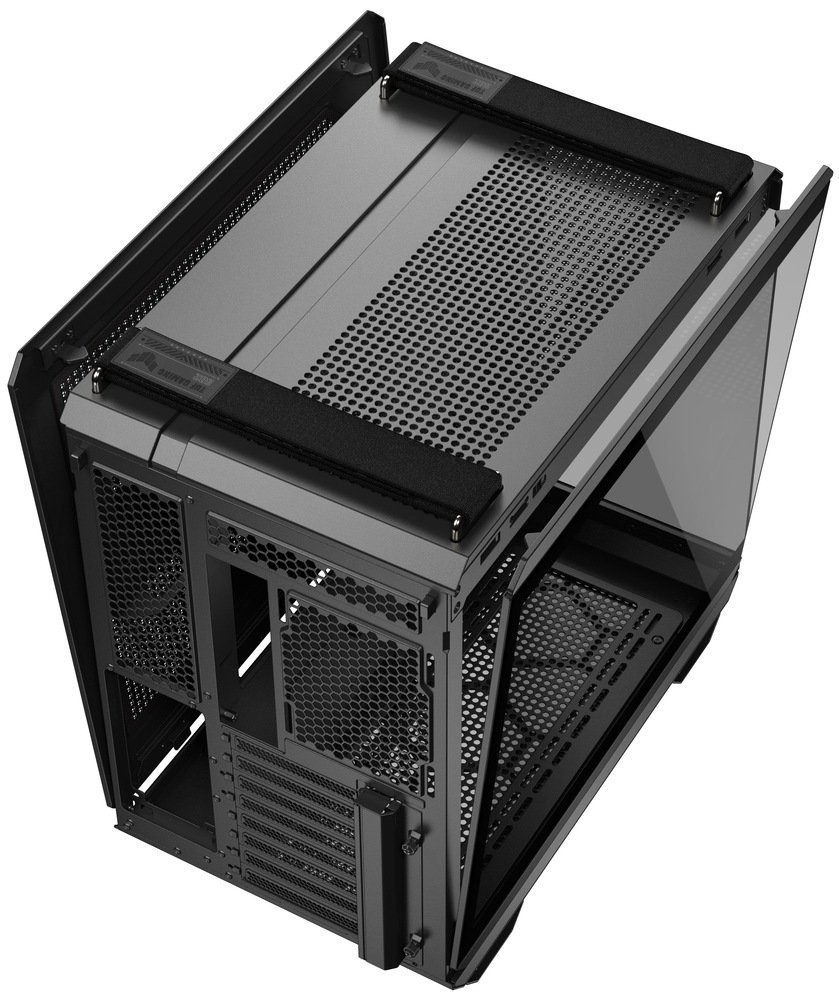 Case Asus TUF GAMING GT502 HORIZON černá Na fotce je skříň focená zezadu shora v „rozebraném“ pohledu: uprostřed stojí samotné šasi a boční panely jsou odklopené. Nahoře je dobře vidět perforované horní víko (pro odvod tepla), zároveň jsou sundané/odklopené obě bočnice – jedna skleněná a druhá servisní – takže je naznačený snadný přístup do obou komor skříně.
