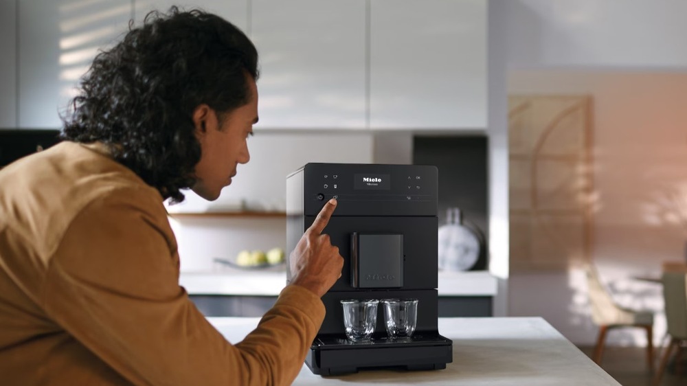 Automatický kávovar Miele CM 5510 černý