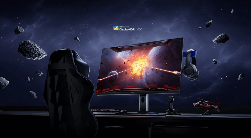Nastavitelný stojan a porty DP i HDMI spolu s joystickem umožňují flexibilní připojení i rychlé ovládání.