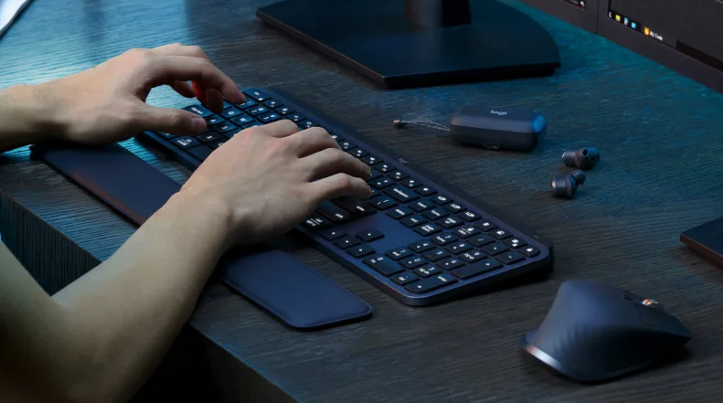 Klávesnice s myší Logitech MX Keys S Combo, US layout - grafitová grafitová