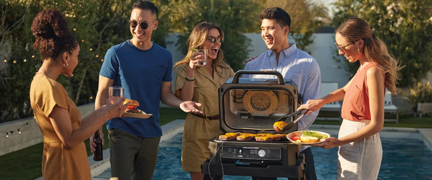Gril Ninja OG901EU Woodfire Pro Connect XL Electric Outdoor BBQ Grill & Smoker černý/modrý