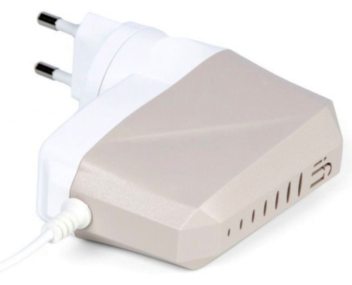 Napájecí adaptér SilentPower iPower X 12V bílý Detail těla napájecího adaptéru iFi SilentPower iPower X 12V s ventilačními otvory