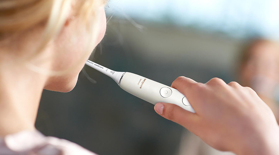 Zubní kartáček Philips Sonicare 9000 DiamondClean HX9911/19 bílý Zubní kartáček Philips Sonicare 9000 DiamondClean HX9911/19 bílý