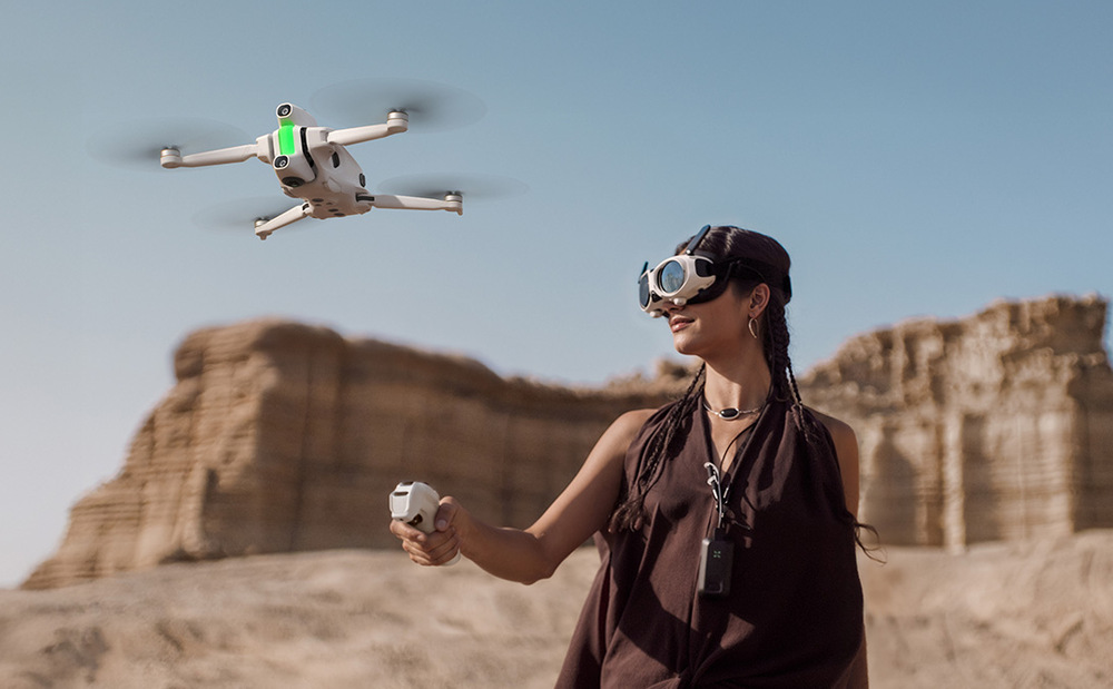 Dron Insta360 Antigravity A1 Infinity Bundle šedý Ovládání dronu Insta360 Antigravity A1 je snadné díky technologii FreeMotion