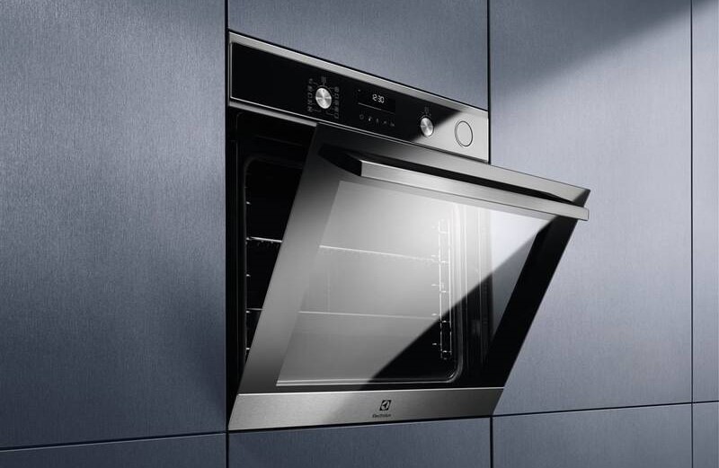 Trouba Electrolux 700 PRO EOC6H76X nerez/ocel Trouba Electrolux 700 PRO EOC6H76X nerez/ocel