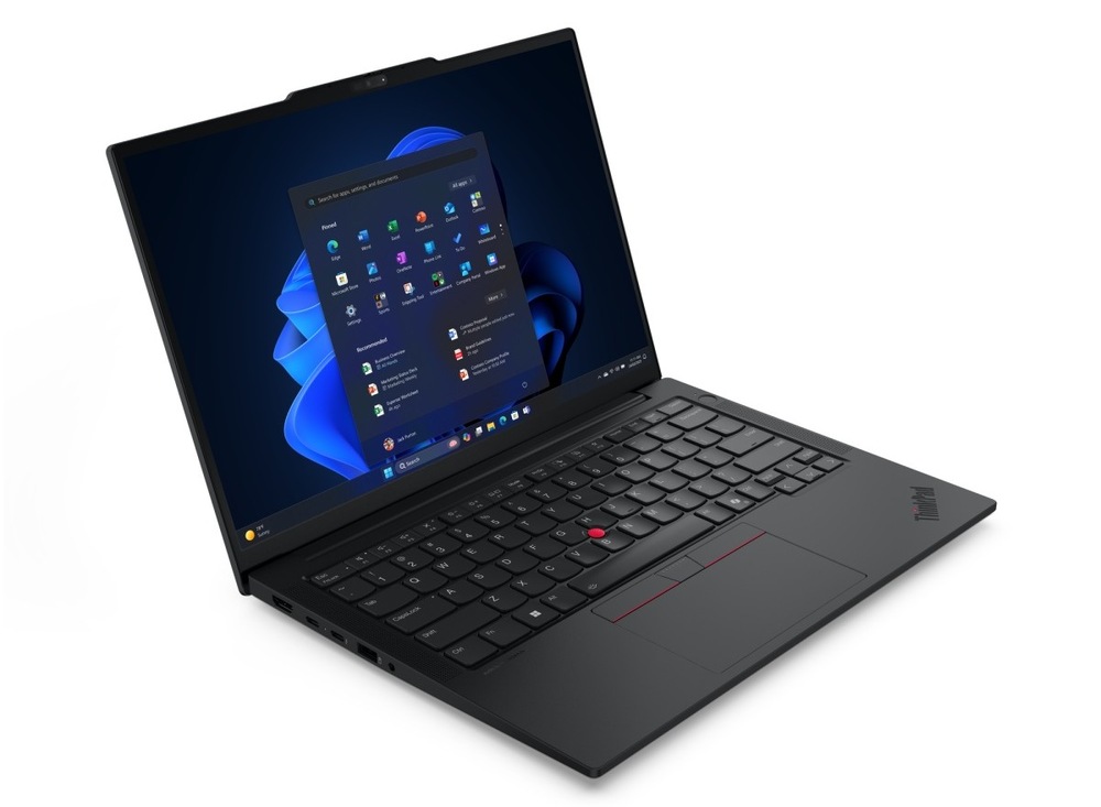 Otevřený a zapnutý notebook Lenovo ThinkPad E14 Gen 7 otočený doprava