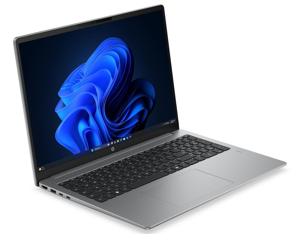 Notebook HP 200 G2a 16" šedý Otevřený a zapnutý notebook HP 200 G2a otočený doprava