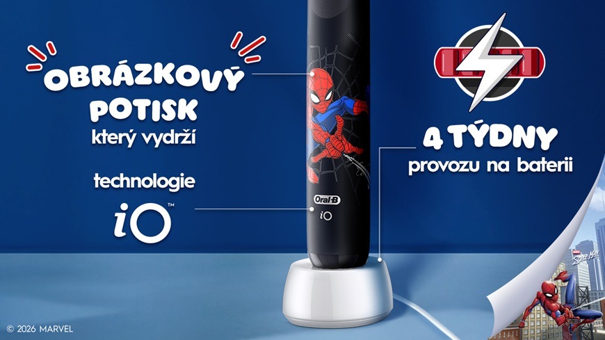 Zubní kartáček Oral-B iO Kids 6+ Spiderman + Cestovní Pouzdro černý Detailní záběr na spodní část kartáčku, který drží v stojánku.