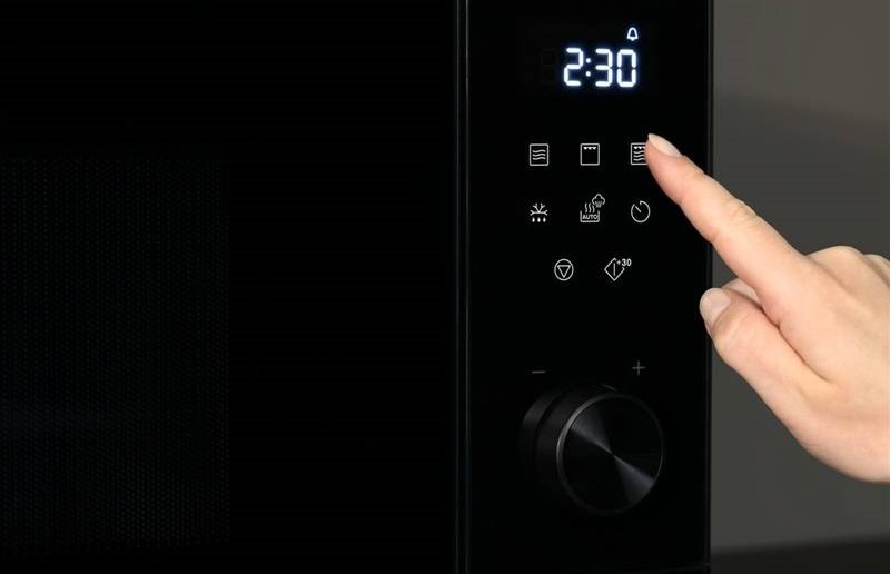 Mikrovlnná trouba AEG Mastery MFB295DB černá Ovládací panel mikrovlnné trouby AEG